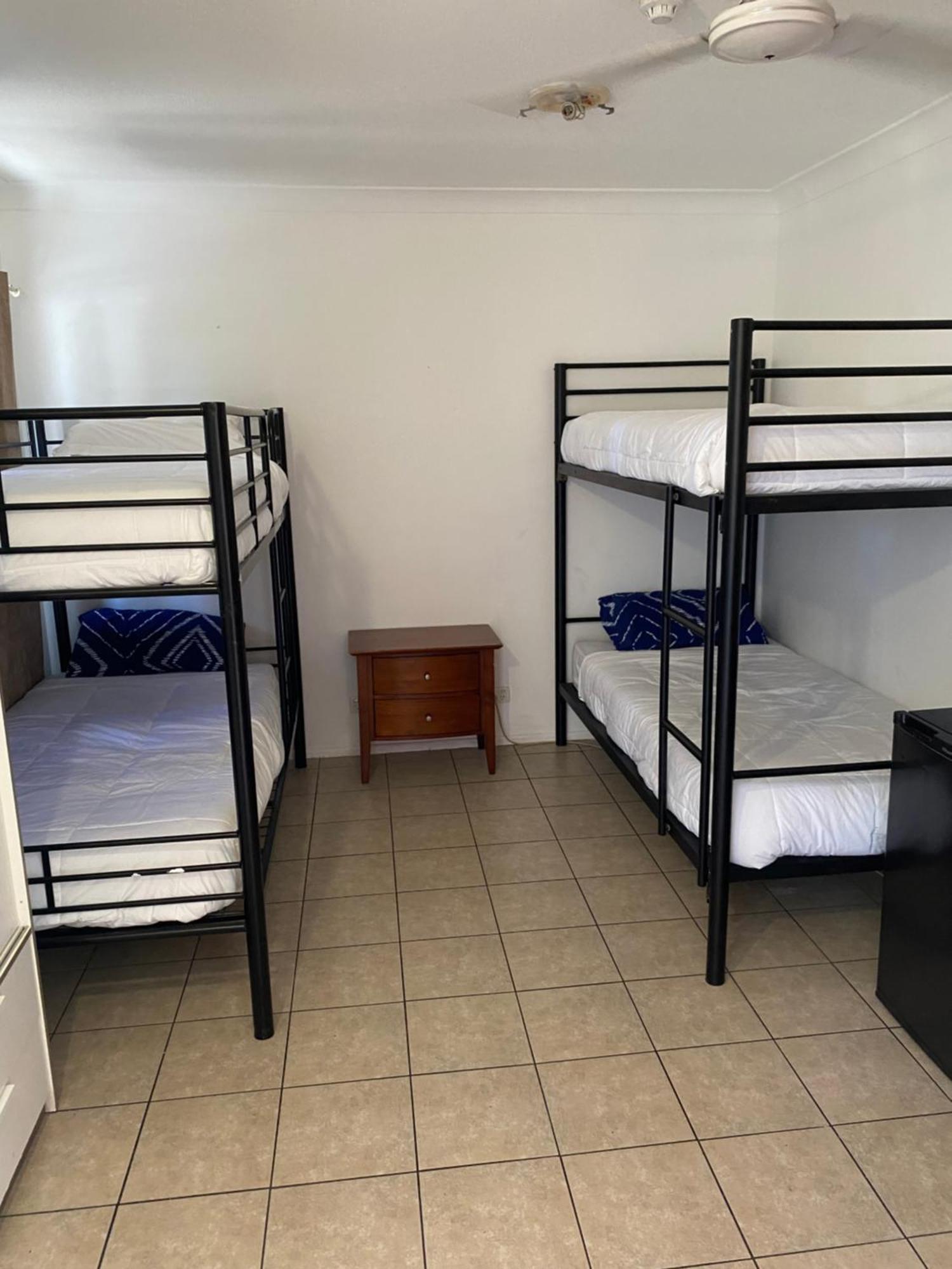 Arrival Lodge Hostel Accommodation Gold Coast Bagian luar foto