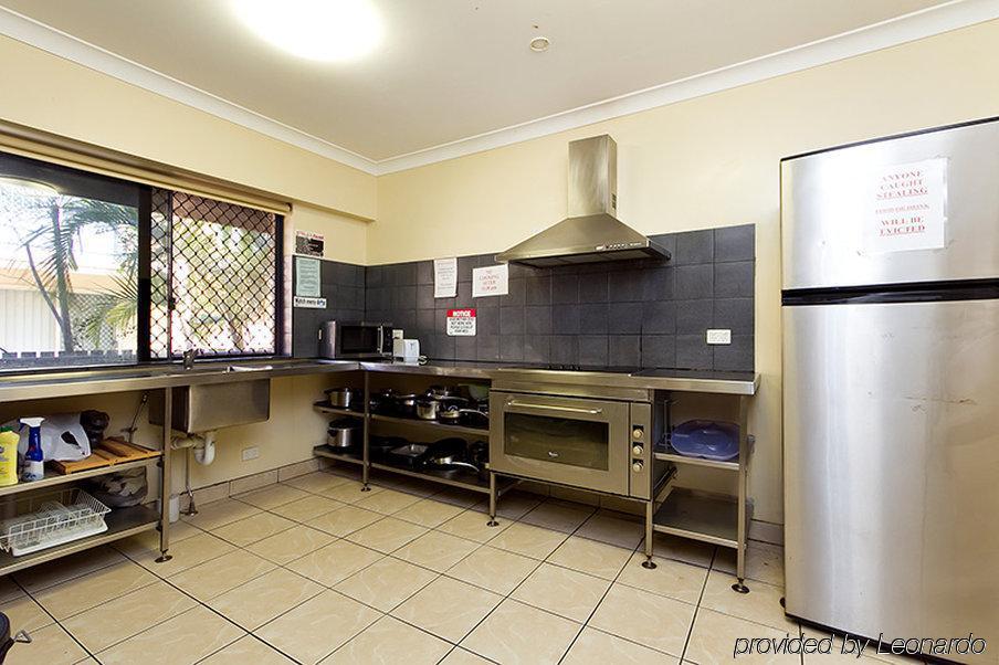 Arrival Lodge Hostel Accommodation Gold Coast Bagian luar foto