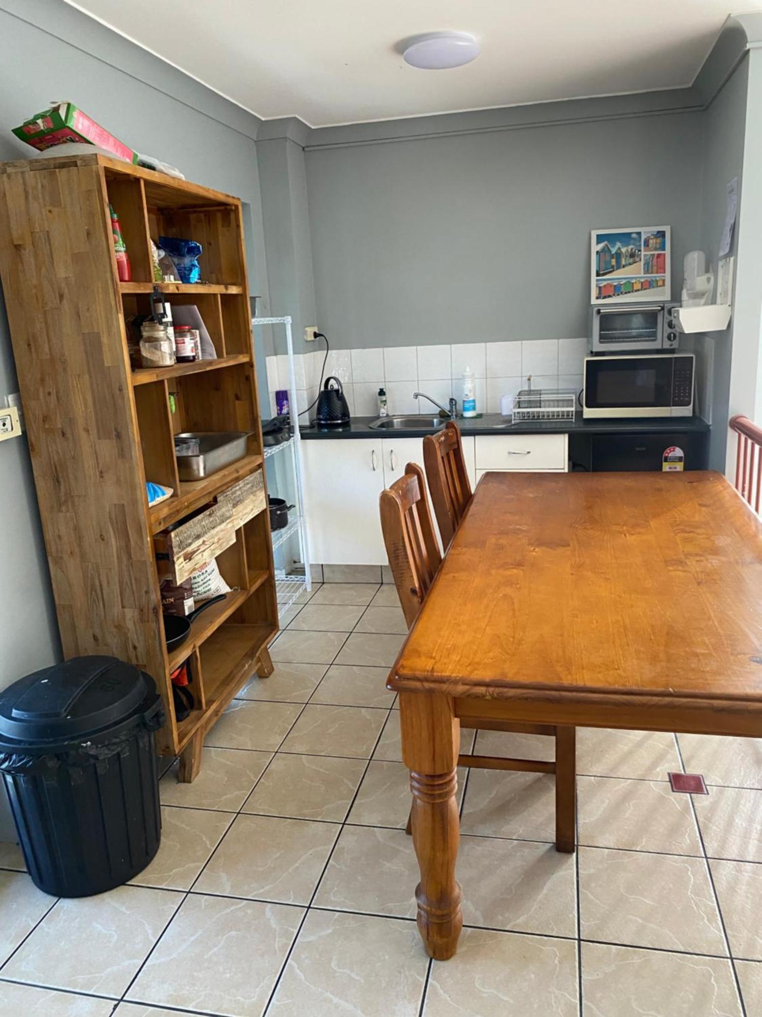 Arrival Lodge Hostel Accommodation Gold Coast Bagian luar foto