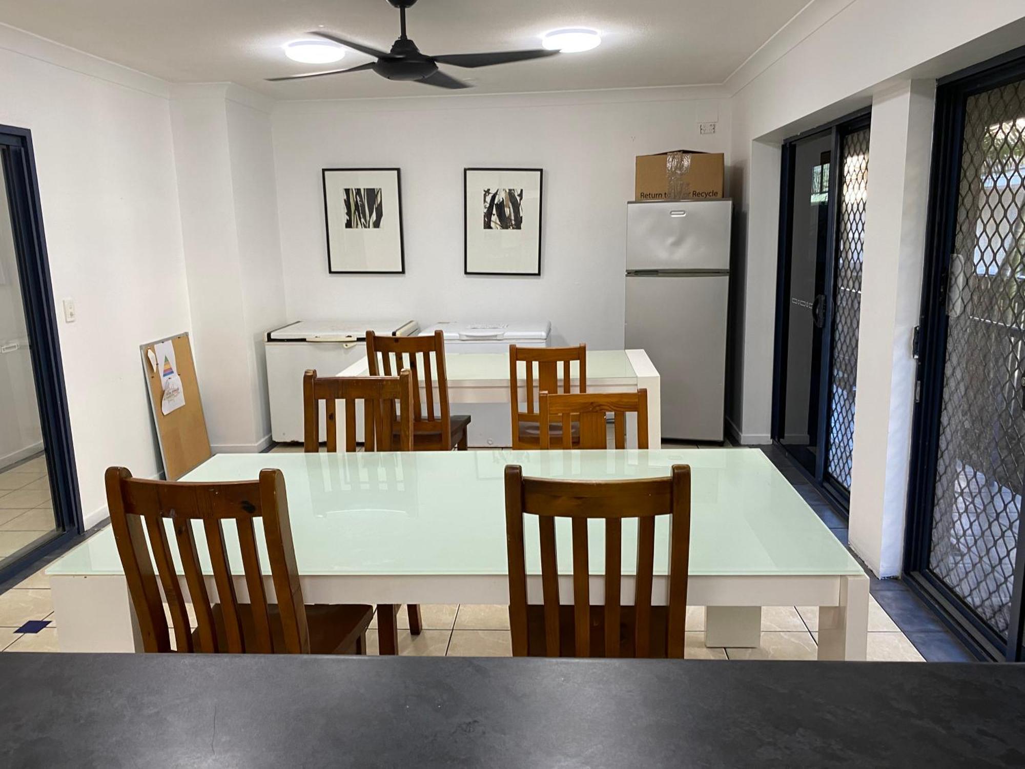 Arrival Lodge Hostel Accommodation Gold Coast Bagian luar foto