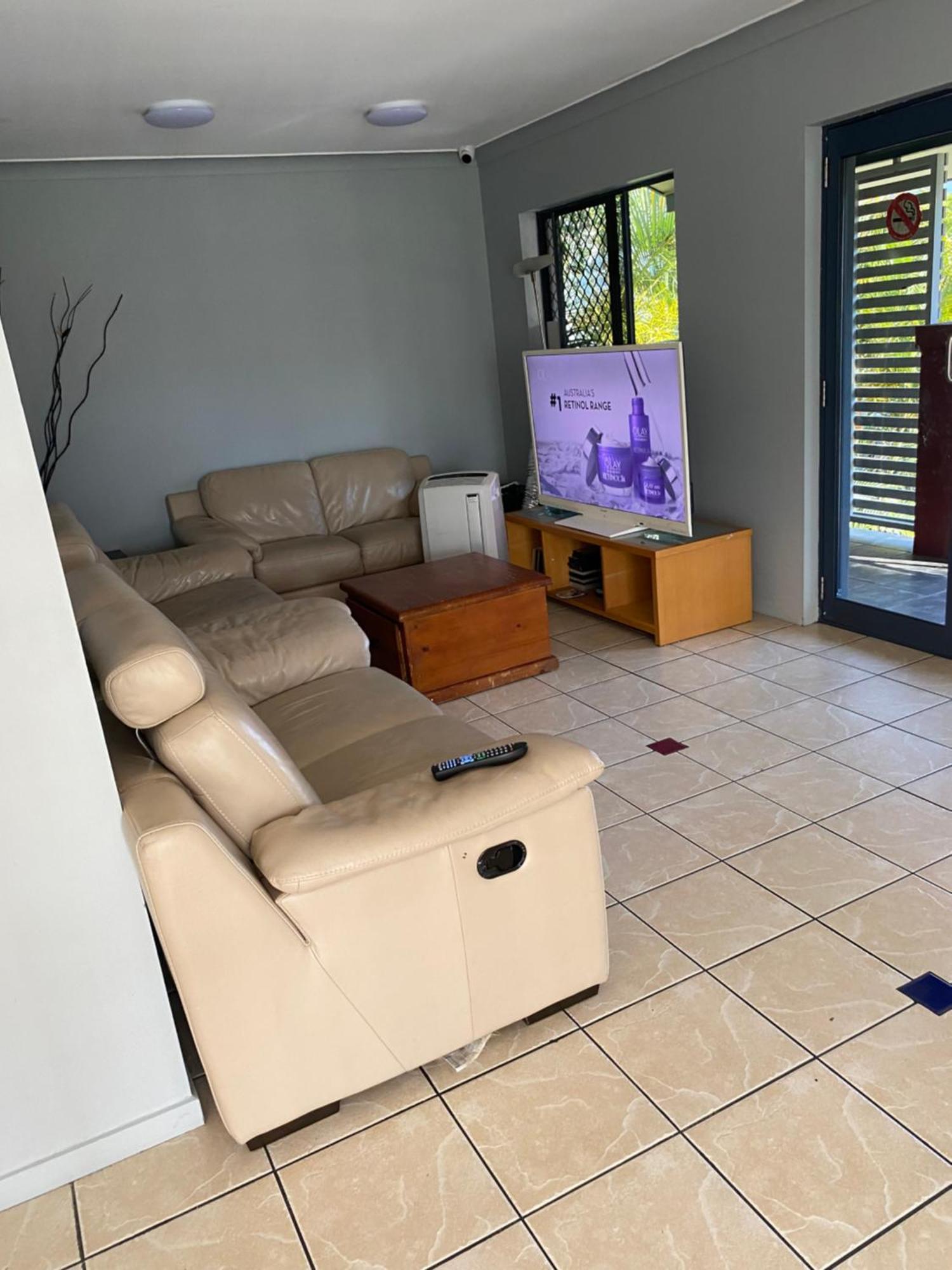 Arrival Lodge Hostel Accommodation Gold Coast Bagian luar foto