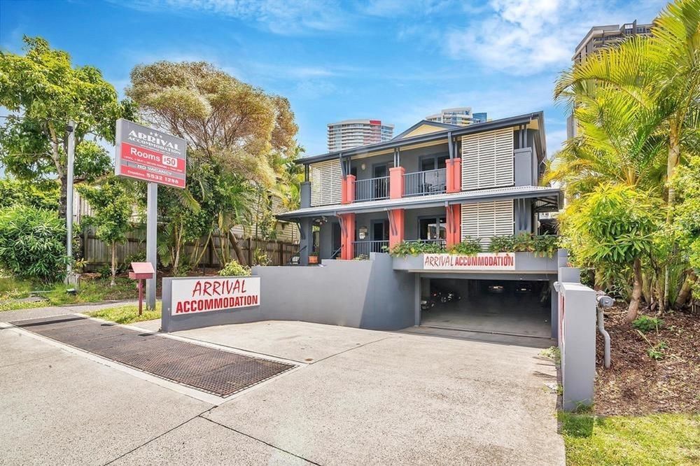 Arrival Lodge Hostel Accommodation Gold Coast Bagian luar foto