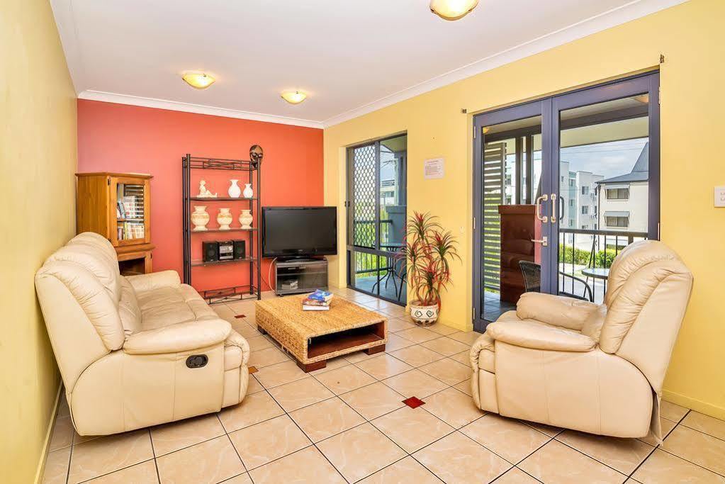Arrival Lodge Hostel Accommodation Gold Coast Bagian luar foto